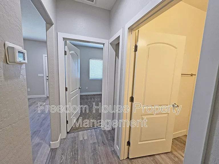 1121 Sixshooter Ave #1 — Photo 26