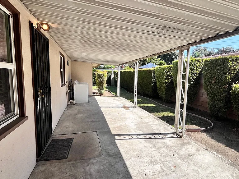703 E Linfield St — Photo 22