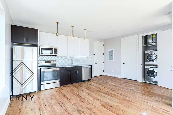 Rented by ERNY LLC | media 21