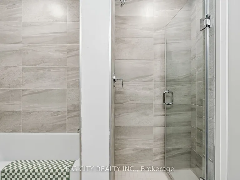 36 Brentcliffe Rd #307 — Photo 10