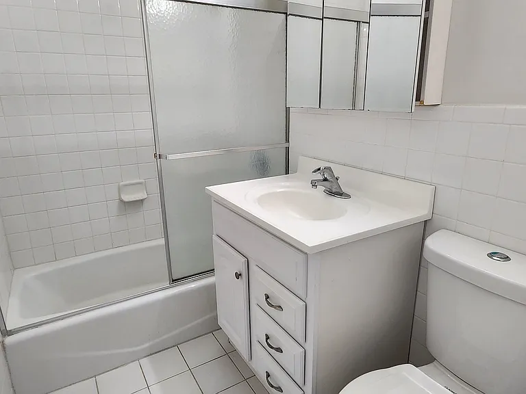 860 E Broadway #5F — Photo 6