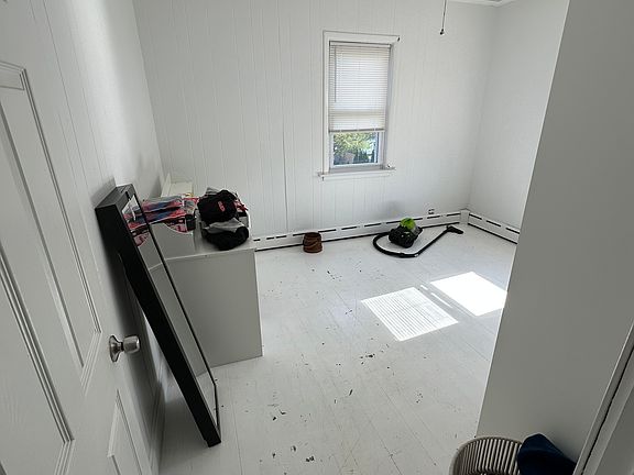 5th image of 88 Maple Ave #2