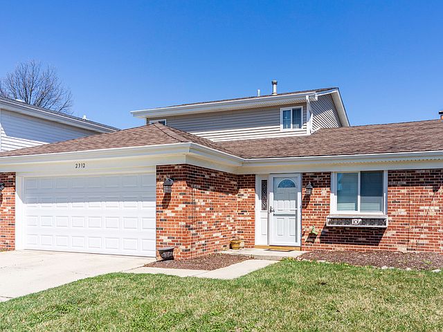 1st image of 2392 Goldfinch St
