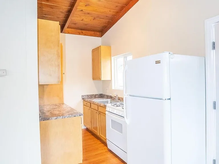 432 Civic Center Dr — Photo 5