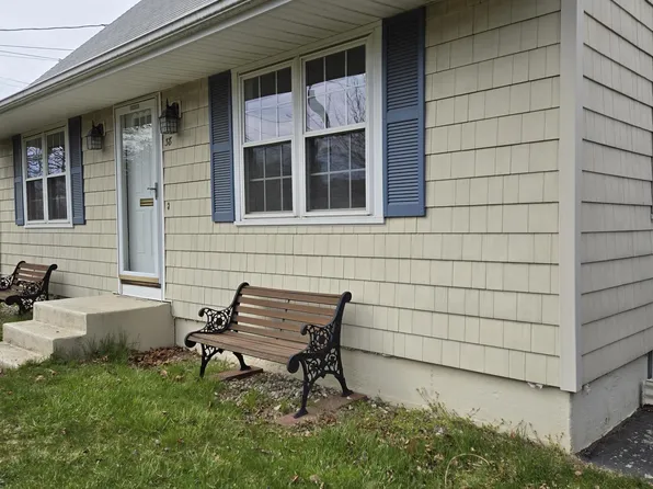 38 Hartland St, Stratford, CT 06615