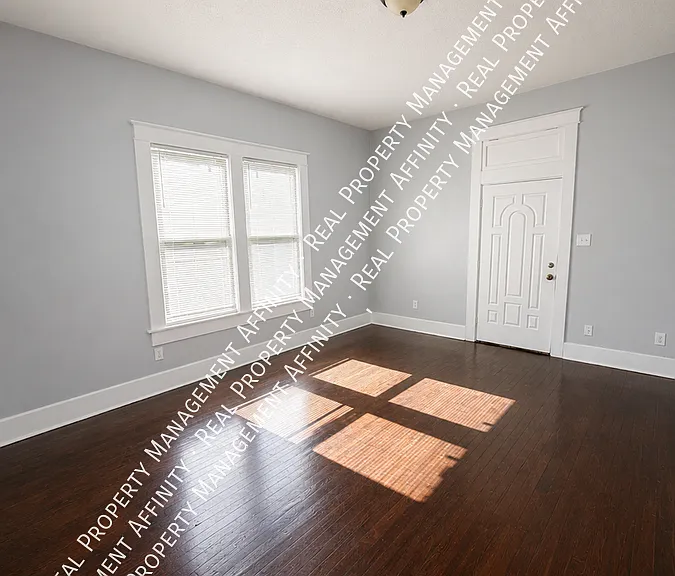 795 Roanoke Ave — Photo 2