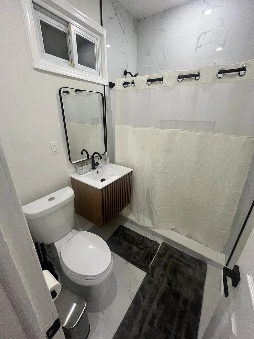 Modern Furnished 2BR + Office | Parking | NYC Access — Photo 3