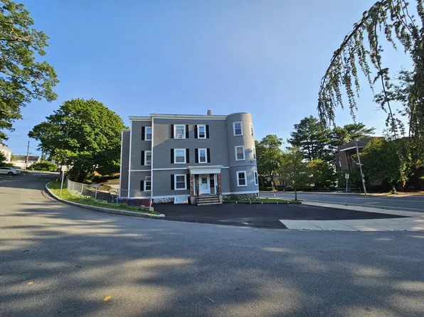1 Reading Hill Ave, Melrose, MA 02176