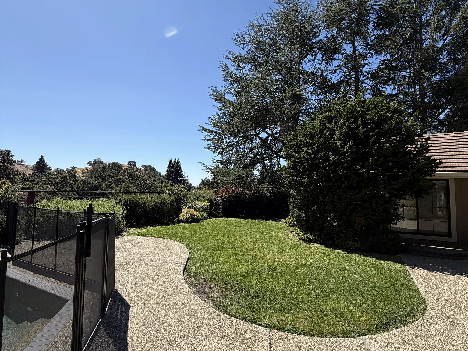 5 bed, 3126 sqft, $9,300 — Photo 4