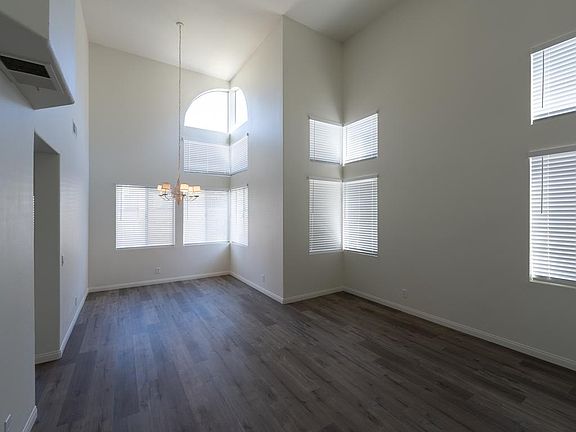 4th image of 840 S Orchid Ln