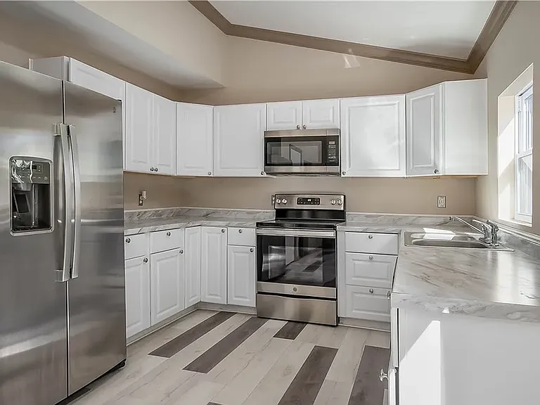 5211 Briarcliff Dr — Photo 9