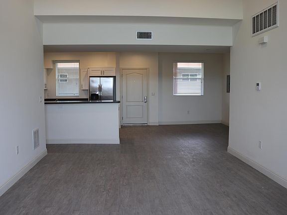 3rd image of 7120 Bellaire Ave APT 306
