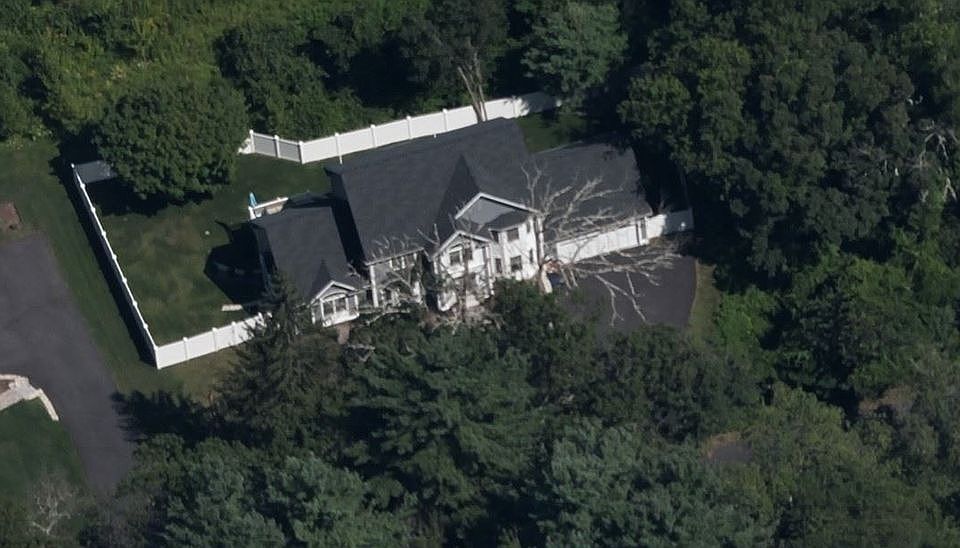 2nd image of 59 Eliot St