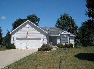 5325 Deercreek Ct, Sheffield Village, OH 44054
