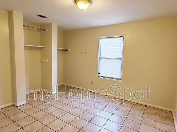 3rd image of 2114 Pullman Cir