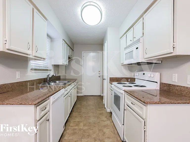 4118 Algernon Dr — Photo 6
