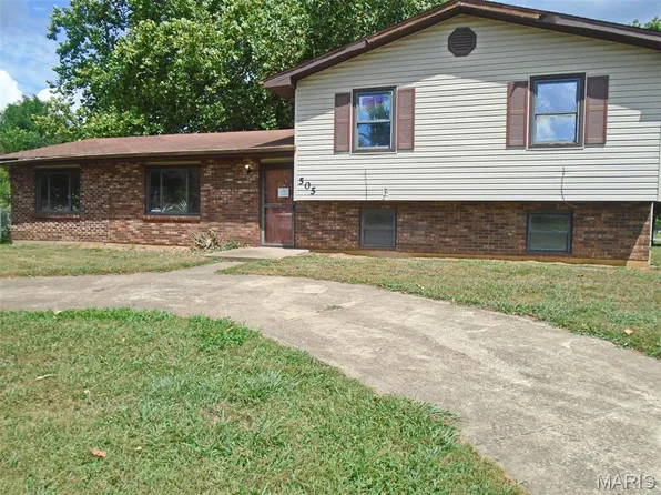505 Louise St, Farmington, MO 63640