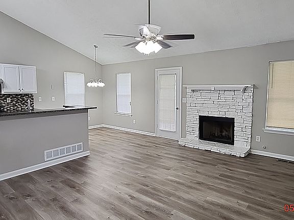 2nd image of 2759 Stonegate Dr