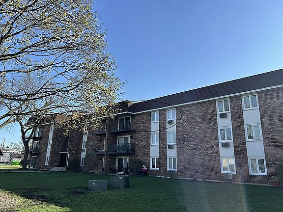 2nd image of 850 S Lorraine Rd APT 3J