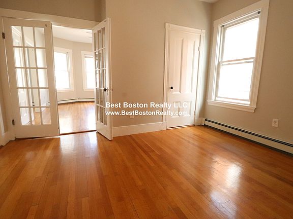 3rd image of 25 Portsmouth St #2