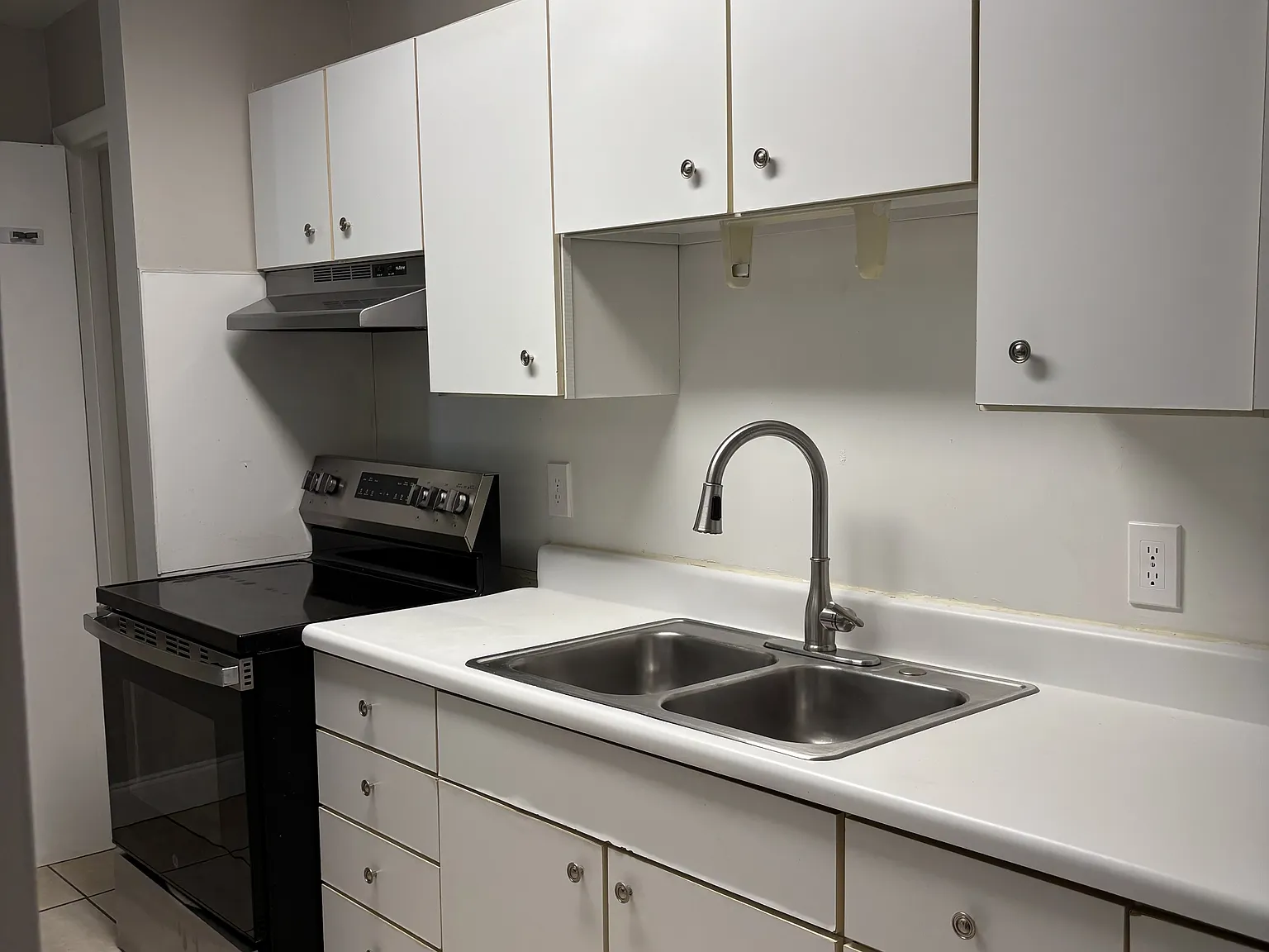 Oceanside Palms - Unit D-9 — Photo 2