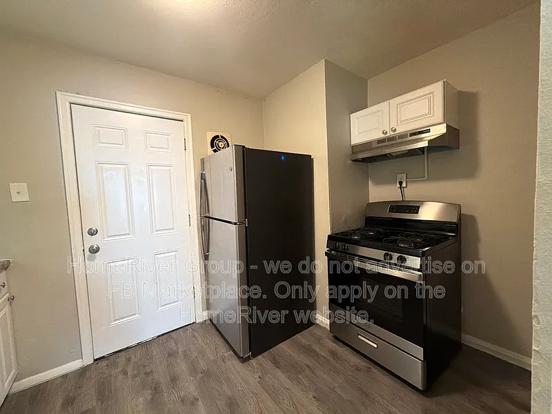 2 bed, 1.0 bath, 996 sqft, $1,300 — Photo 4