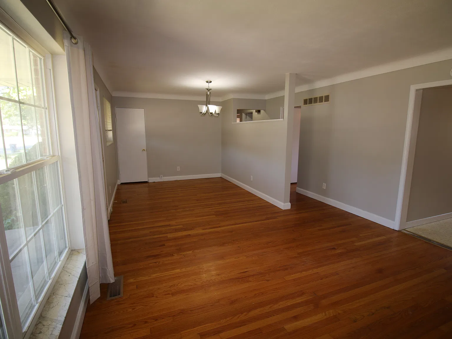 3 bed, 1410 sqft, $1,850 — Photo 3