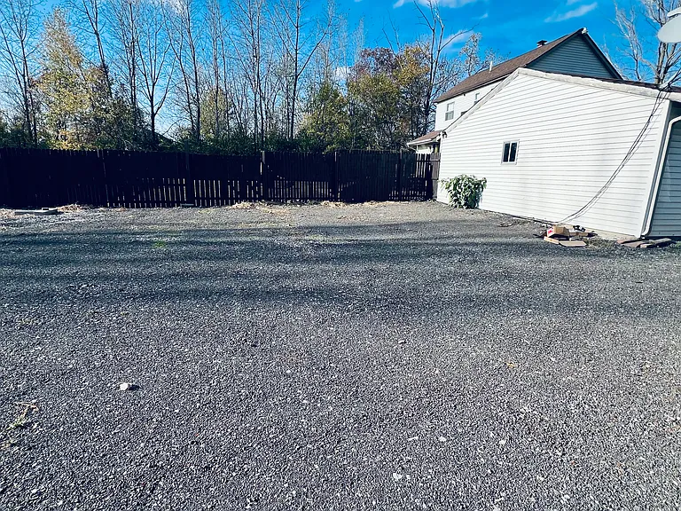 9215 Industrial Pkwy — Photo 29