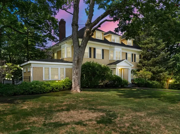 15 Summer St, Weymouth, MA 02188