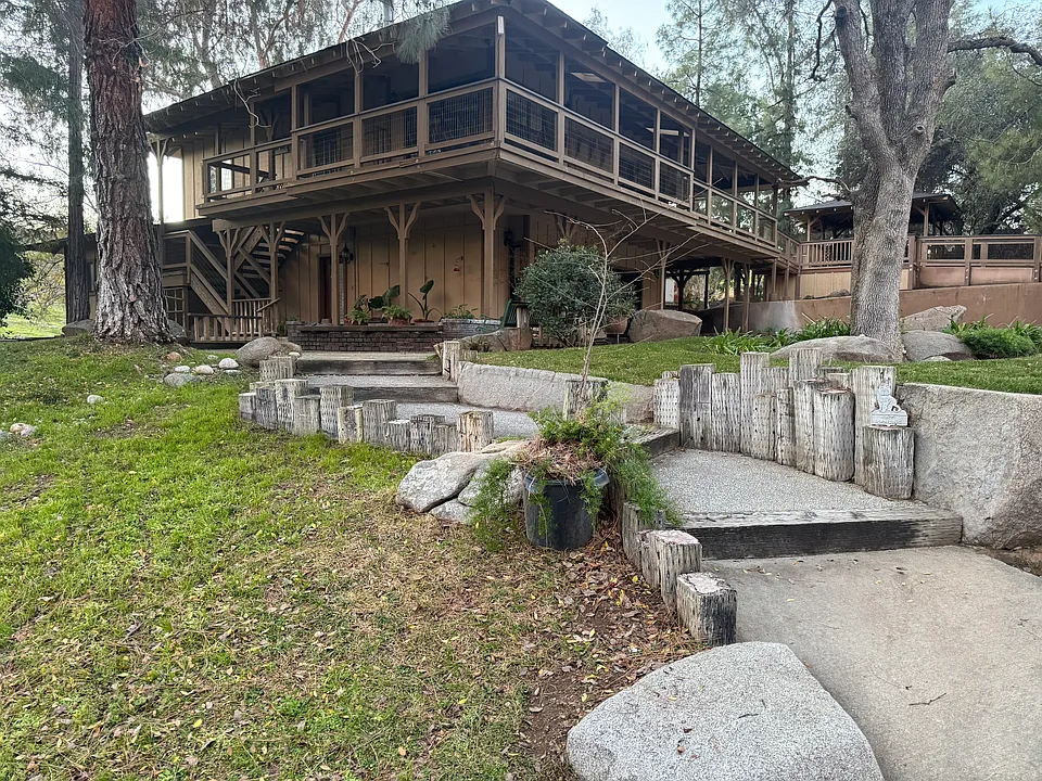 18464 Tollhouse Rd