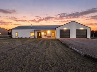 208 Chicken Field Rd, Whitewright, TX 75491