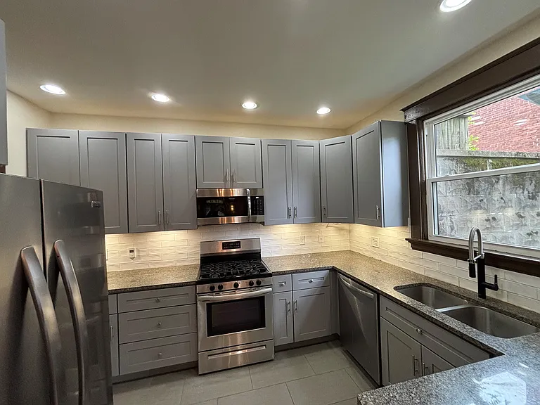 2644 Madison Rd #1 — Photo 2