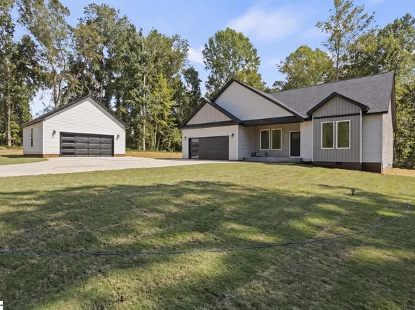 171 Easy St, Wellford, SC 29385