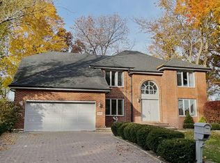 2376 Ridgewood Rd, Lisle, IL 60532