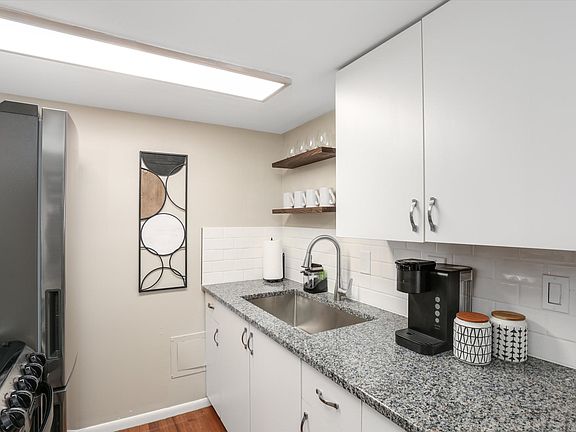 5th image of 21639 Roosevelt Ave APT 3