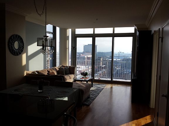 5th image of 1600 S Prairie Ave Unit 2108