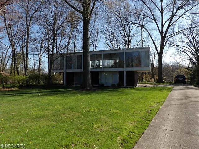 345 Prospect St photo 1