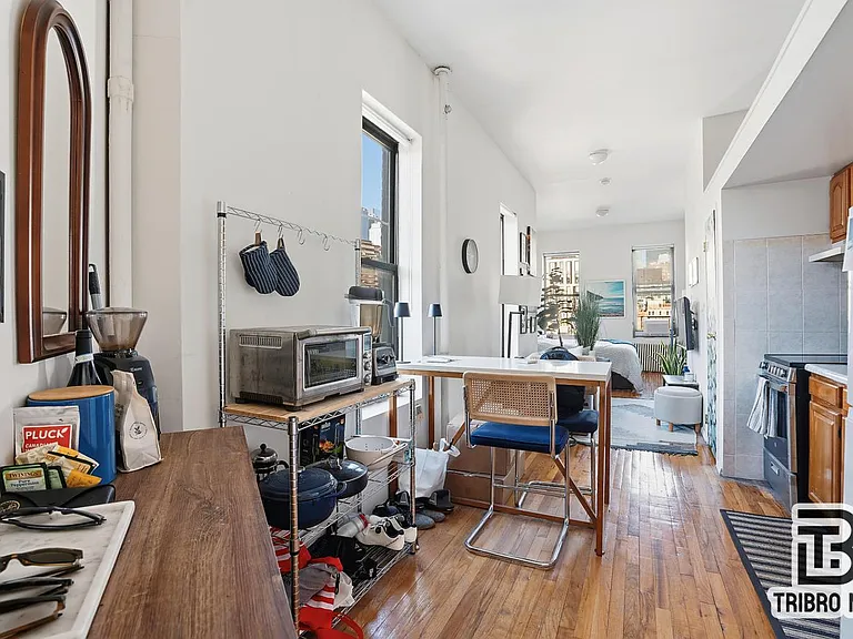 301 W 20th St #5D — Photo 4