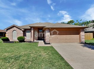517 Morningside Ct, Midlothian, TX 76065