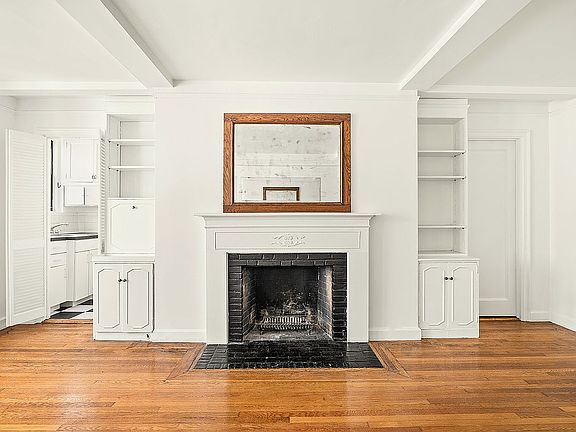 2nd image of 220 E 73rd St APT 5A