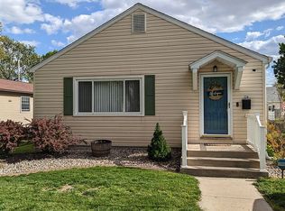 226 E 2nd St, Trenton, IL
