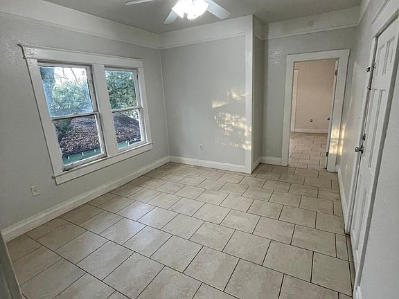 3rd image of 416 W Amelia Ave APT 4