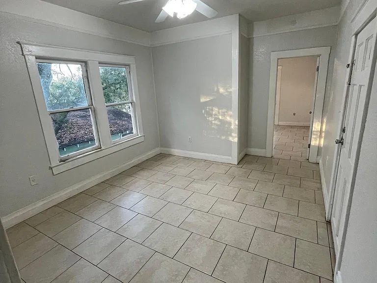 416 W Amelia Ave #4 — Photo 3