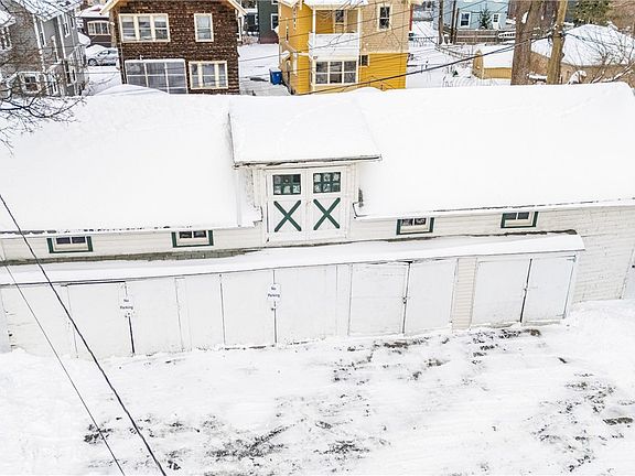 3rd image of 176 Caroline St