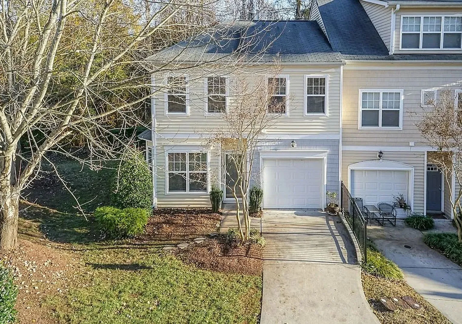 3 Bedroom Townhome with Garage - Walk to Downtown Wake Forest! — Photo 1
