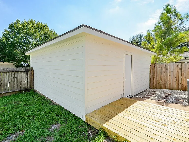 3935 Federal Ln — Photo 31