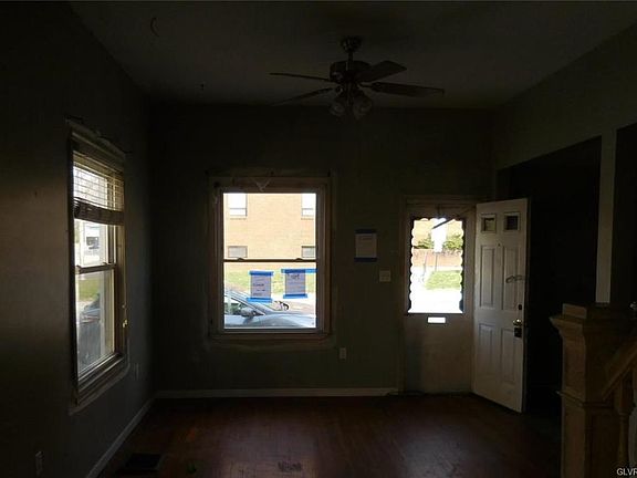 3rd image of 848 Lincoln Ave