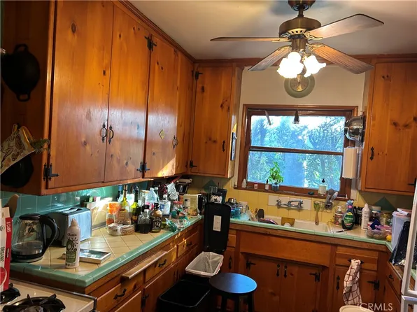 10553 McBroom St, Sunland, CA 91040