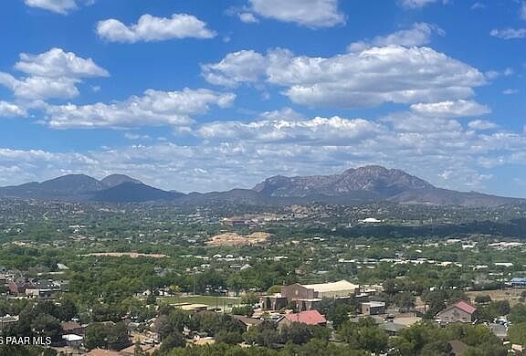 5th image of 235 Looking Glass Dr