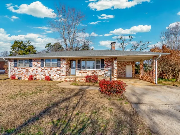 27 Whilden Dr, Williamston, SC 29697